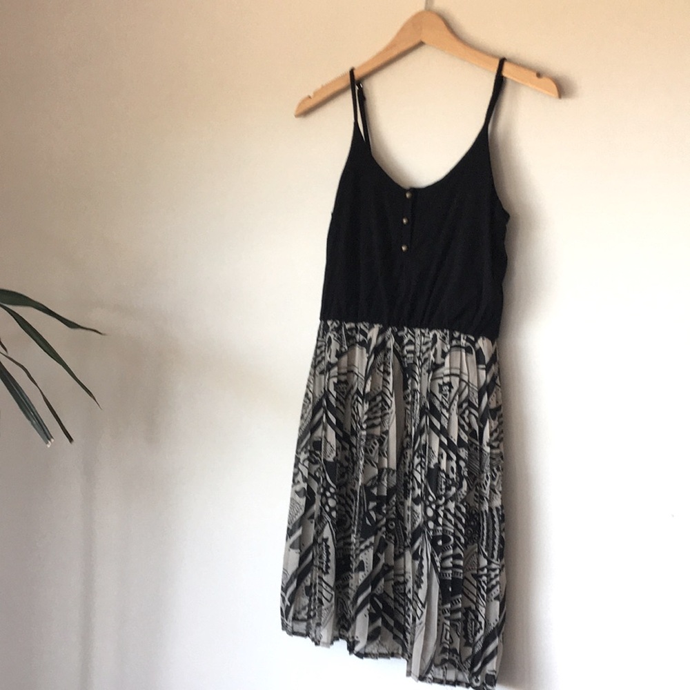 LUSH thin strapped dress. Perfect for layering spring/summer. Size S.